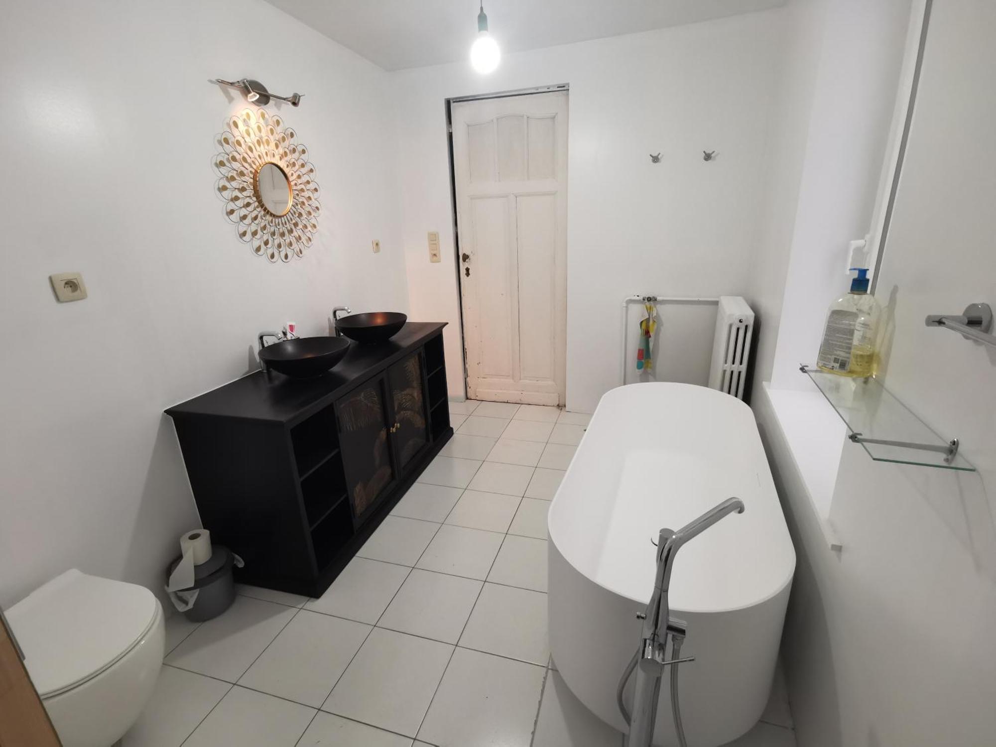 Eya House, Cozy, Bright & Well Located Pousada *